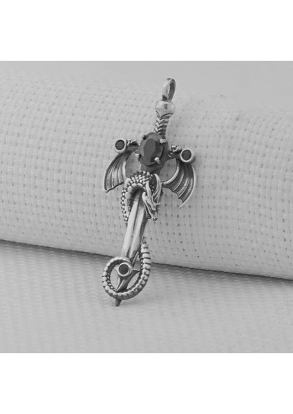 Ejderha Şovalye Model Zirkon Taşlı 925 Ayar Gümüş Erkek Kolye