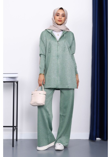 Yeşil Kapşonlu Simli Triko Takım
