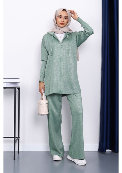 Yeşil Kapşonlu Simli Triko Takım fiyatları