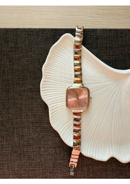 Retro Minimal Metal Kordon Vintage Kadın Kol Saati