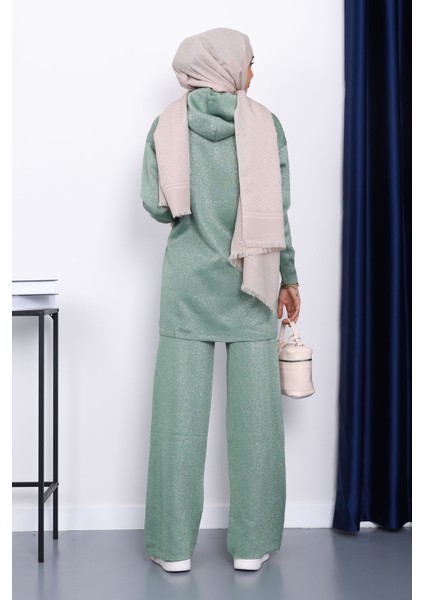 Yeşil Kapşonlu Simli Triko Takım fırsatları