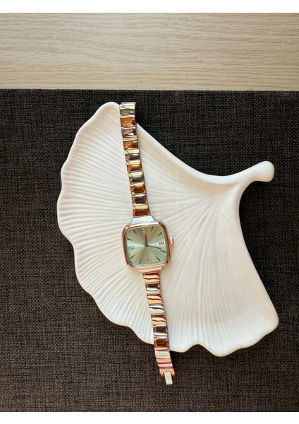 Retro Minimal Metal Kordon Vintage Kadın Kol Saati