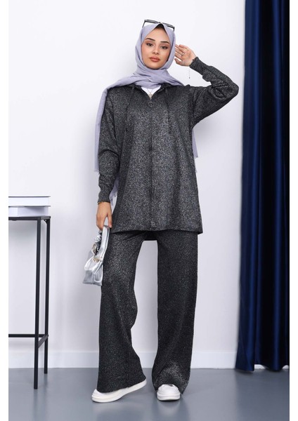 Gümüş Kapşonlu Simli Triko Takım