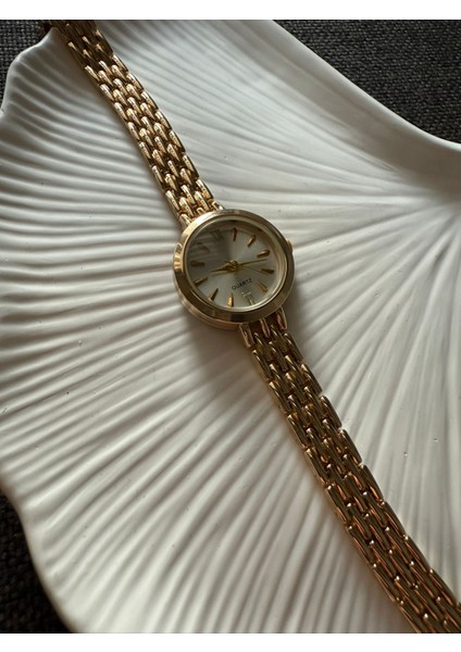 Retro Minimal Boncuk Kordon Vintage Kadın Kol Saati Yuvarlak modelleri