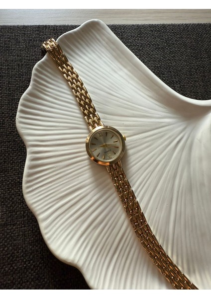 Retro Minimal Boncuk Kordon Vintage Kadın Kol Saati Yuvarlak fırsatları