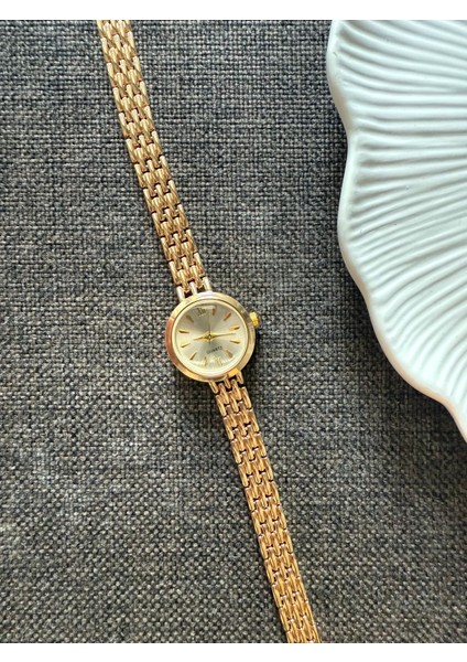 Retro Minimal Boncuk Kordon Vintage Kadın Kol Saati Yuvarlak