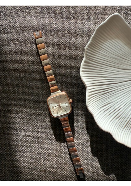 Retro Minimal Metal Kordon Vintage Kadın Kol Saati