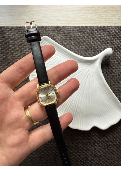 Retro Minimal Deri Kordon Vintage Kadın Kol Saati indirimleri