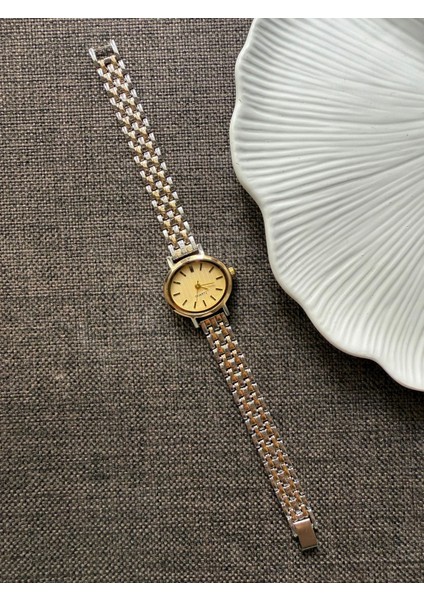 Retro Minimal Boncuk Kordon Vintage Kadın Kol Saati