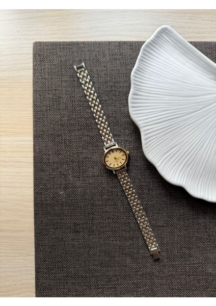 Retro Minimal Boncuk Kordon Vintage Kadın Kol Saati