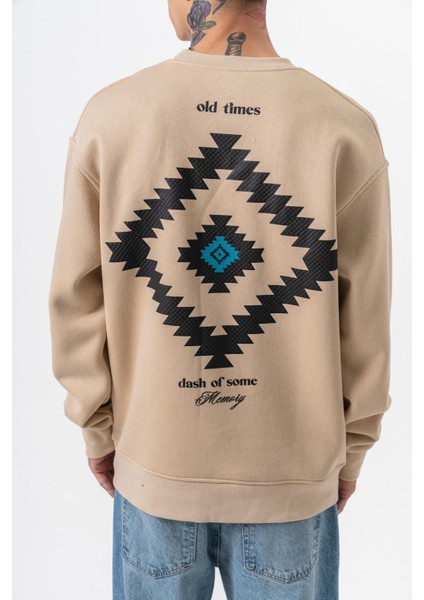 Erkek Memory Baskılı Bisiklet Yaka Oversize Sweatshirt Bej fırsatları