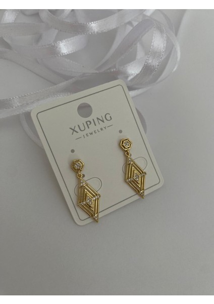 Xuping Minimal Baklava Dilimi Sallantılı Gold Küpe