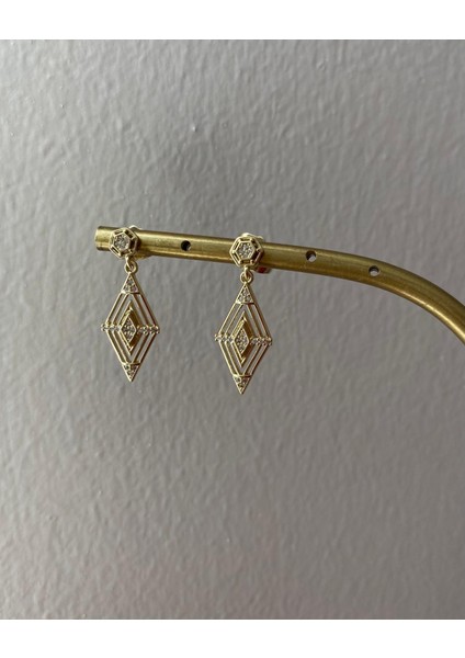 Xuping Minimal Baklava Dilimi Sallantılı Gold Küpe indirimleri