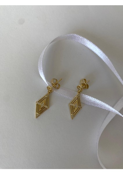 Xuping Minimal Baklava Dilimi Sallantılı Gold Küpe