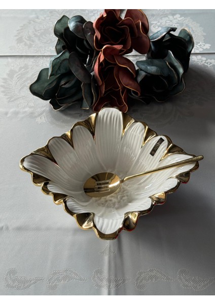 Flora Gold Kare Salata Kasesi