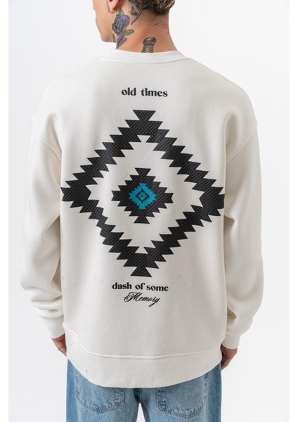 Erkek Memory Baskılı Bisiklet Yaka Oversize Sweatshirt Ekru fırsatları