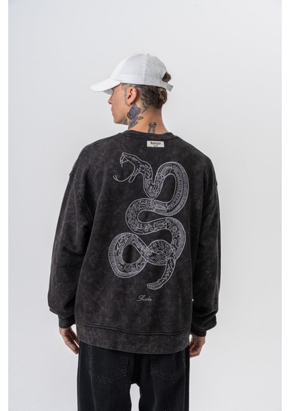 Erkek Snake Nakışlı Yıkamalı Bisiklet Yaka Oversize Sweatshirt Siyah