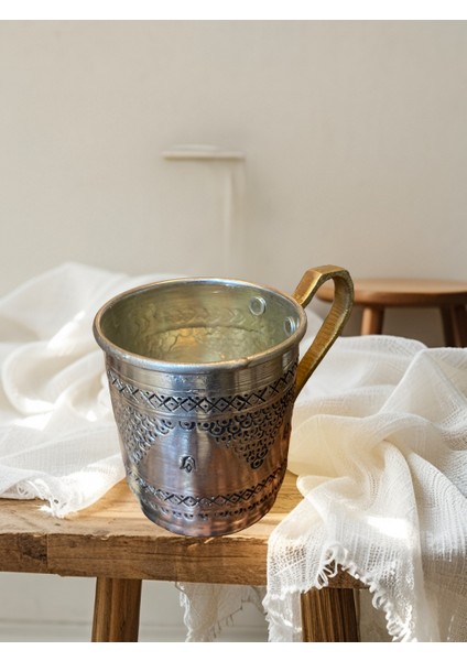 - 300 ml El Işçiliği Iç Dış Kalaylı Bakır Kulplu Bardak – Osmanlı Motifli, Sağlıklı ve Dayanıklı Içecek Bardağı ( Su ve Meşrubat Bardağı ) modelleri