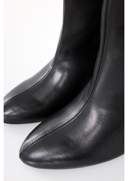 Siyah Topuklu Klasik Bot 25163 fırsatları