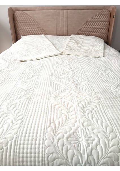 Bohem Dantelli Kapitoneli Ultrasonik Çift Kişilik Yatak Örtüsü Beyaz indirimleri