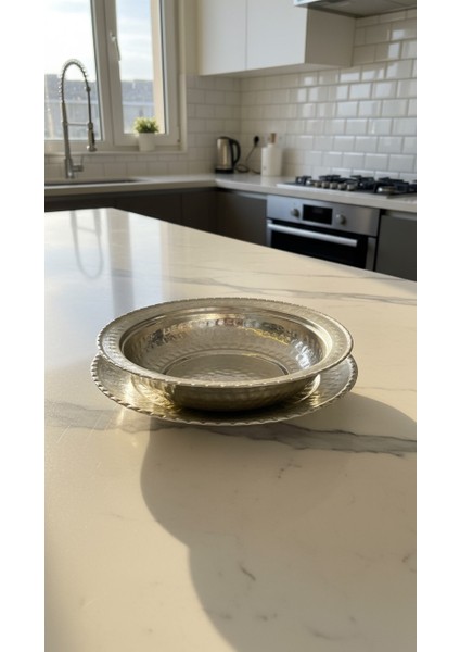 - El Işçiliği 2’li Iç Dış Kalaylı Bakır Tabak Seti – 17 cm Yemek Tabağı ve 19 cm Servis Tabağı, Osmanlı Tarzı Sunum ve Sofra Ürünleri