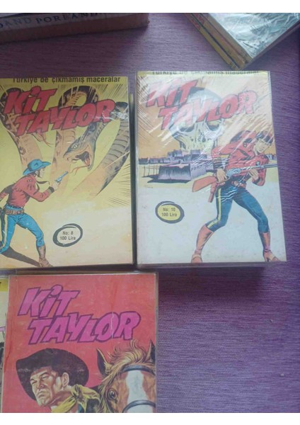 Kıt Taylor 100 Liralik Seriden 25 Adet Sıralı Yenı Kondisyonda 1 Den 23 E Sıralı ve 31-32 Nolu Cıltler Olmak Uzere 25 Adet Cılt fırsatları