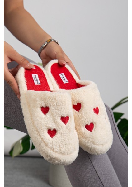 Unisex Kadın Kalp Desenli Pofuduk Çeyiz Bohça Ev Terliği Ses Yapmaz Kaymaz Taban Ev Terlik modelleri