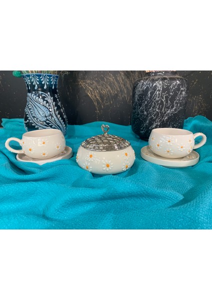 El Yapımı Papatya Desenli Seramik Çay & Kahve Seti – 2 Fincan, 2 Tabak ve Kapaklı Şekerlik – Cottagecore Tarzı El Boyaması Hediyelik Mutfak Seti - Sunum Seti - Keyif Seti - Doğum Günü Hediyesi fiyatları