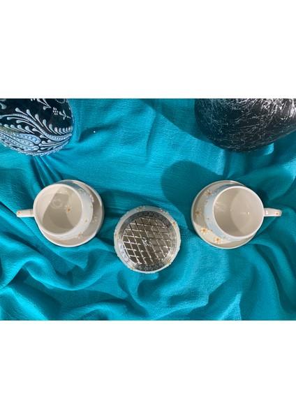 El Yapımı Papatya Desenli Seramik Çay & Kahve Seti – 2 Fincan, 2 Tabak ve Kapaklı Şekerlik – Cottagecore Tarzı El Boyaması Hediyelik Mutfak Seti - Sunum Seti - Keyif Seti - Doğum Günü Hediyesi indirimleri