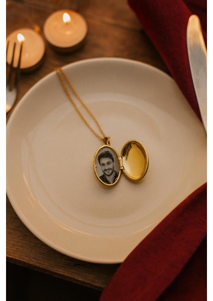 Açılır Kapaklı Gold Renk Kolye Zarif Taşlı Içine Resim Yada Sevdiğiniz Özel Eşyanızı Koyabilirsiniz fiyatları