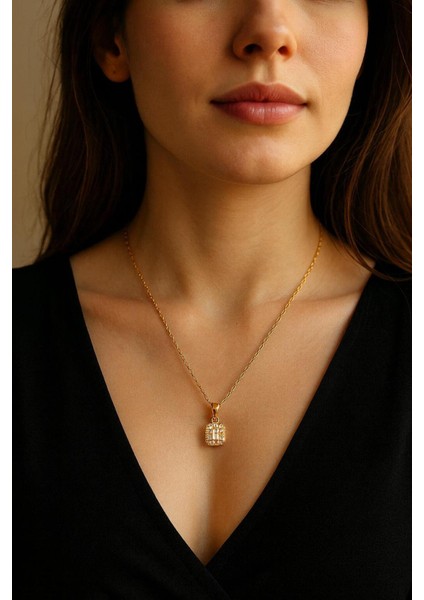 Çelik Zarif Zirkon Taşlı Kolye Çok Çok Şık Kolye Kararma Solma Yapmaz