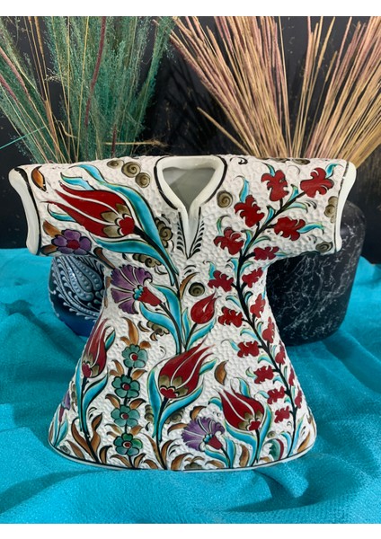 El Yapımı Çini Seramik Kaftan Biblo – Osmanlı Iznik Lale ve Çiçek Motifli Dekoratif Sanat Objesi, Geleneksel Türk El Sanatları Koleksiyonluk Hediyelik Seramik Dekor