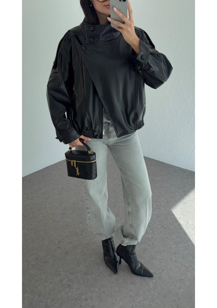Boyun Detaylı Siyah Deri Ceket modelleri