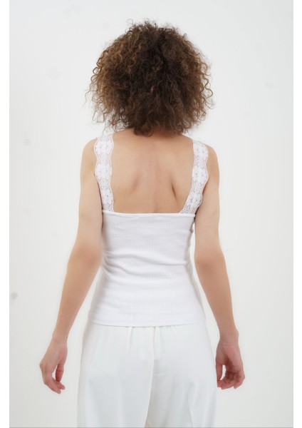 Beyaz Dantelli Atlet fırsatları