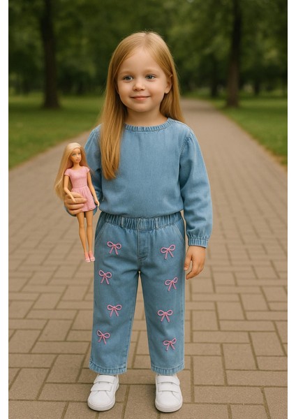 Kurdele Nakışlı Açık Mavi Renkli Kız Kot Pantolon