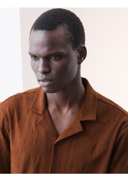 Saf Pamuklu Dokulu Gömlek