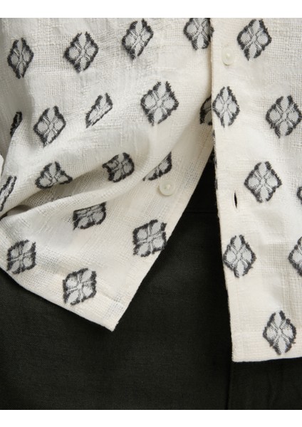 Saf Pamuklu Geometrik Desenli Gömlek