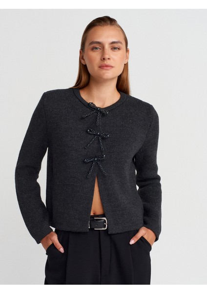 60983 Incili Fiyonk Aksesuarlı Triko Hırka-Antrasit