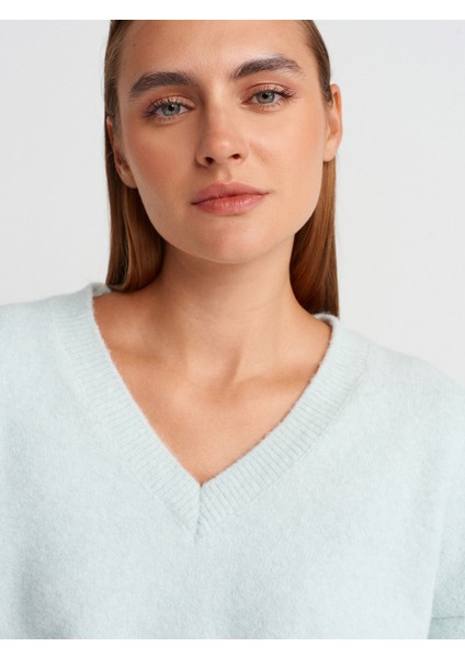 10645 V Yaka Yumuşak Dokulu Triko Kazak-Açık Mint modelleri