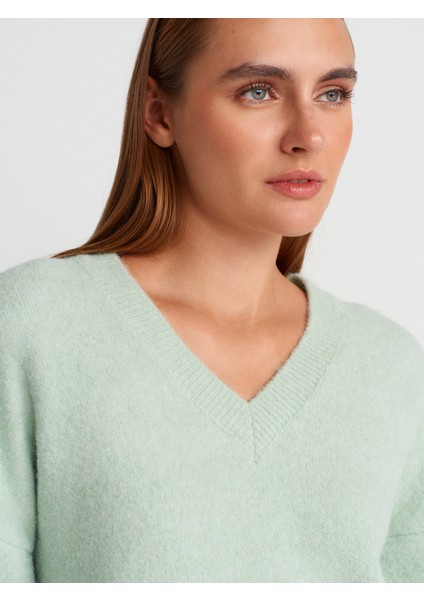 10645 V Yaka Yumuşak Dokulu Triko Kazak-Koyu Mint modelleri