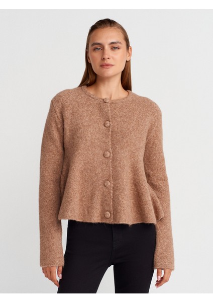 60985 Yumuşak Dokulu Peplum Düğmeli Triko Hırka-K.bej Mel.
