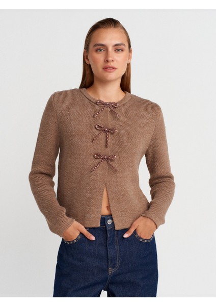 60983 Incili Fiyonk Aksesuarlı Triko Hırka-Vizon