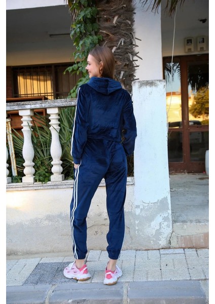 Moda Kadın Kadife Kapşonlu Eşofman Takım Lacivert fiyatları