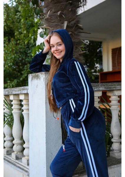 Moda Kadın Kadife Kapşonlu Eşofman Takım Lacivert modelleri