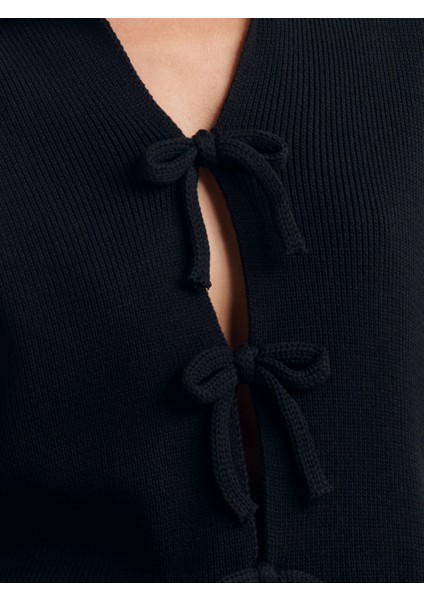 10809 Polo Yaka Fiyonklu Triko Kazak-Siyah fırsatları