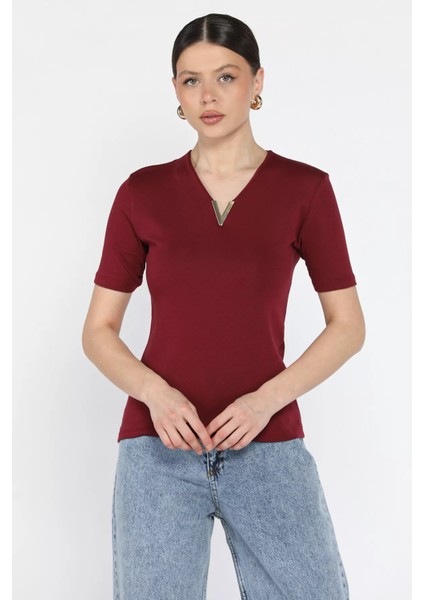 Kadın V Yaka Gold Toka Detaylı Likralı Bluz P-00016688