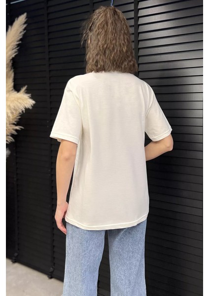 Bisiklet Yaka Taş Işlemeli Baskılı Kadın Tişört P-00016724 modelleri