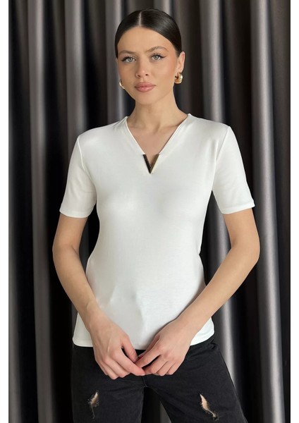 Kadın V Yaka Gold Toka Detaylı Likralı Bluz P-00016688