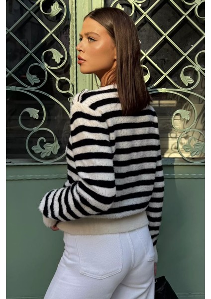 Çizgili Yumoş Triko Hırka P-00018212 modelleri