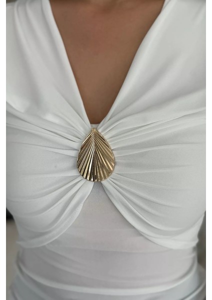 Kadın V Yaka Gold Aksesuar Detaylı Bluz P-00018077 indirimleri